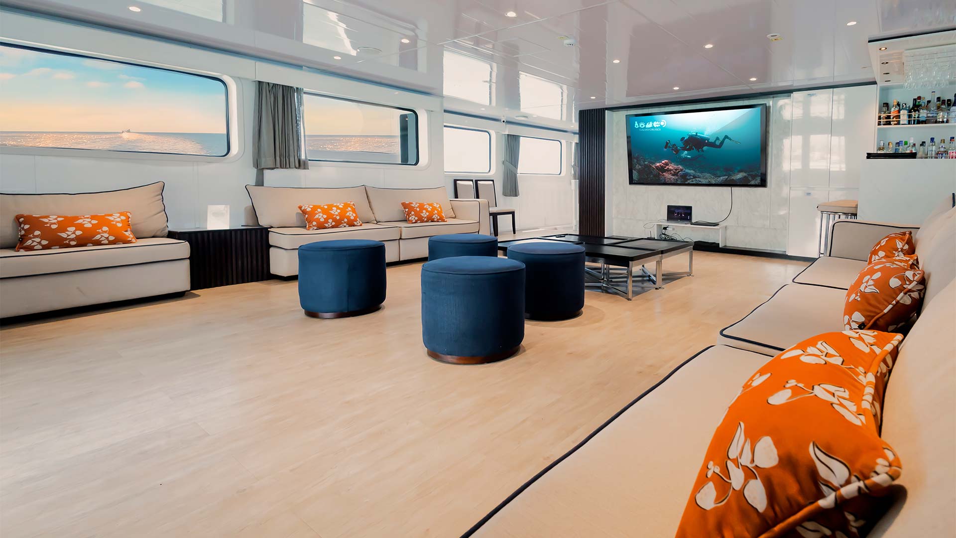 Facilities Slide Galaxy Diver 3 - Galaxy Cruises