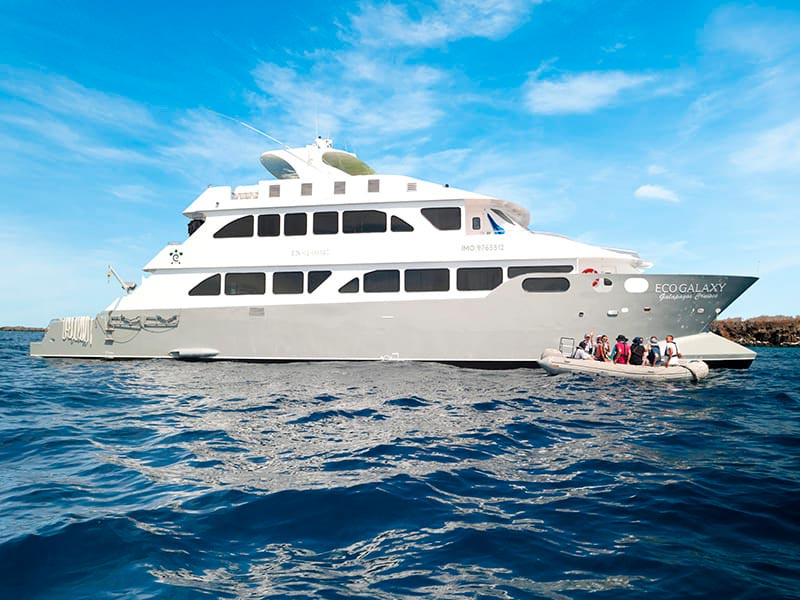 social-galapagos.alt_sustainable_fleet